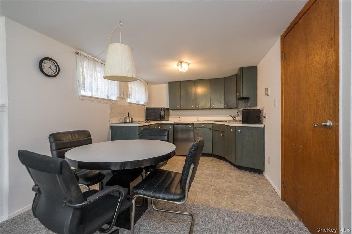 67 Cliftwood Dr - Photo 5 of 8