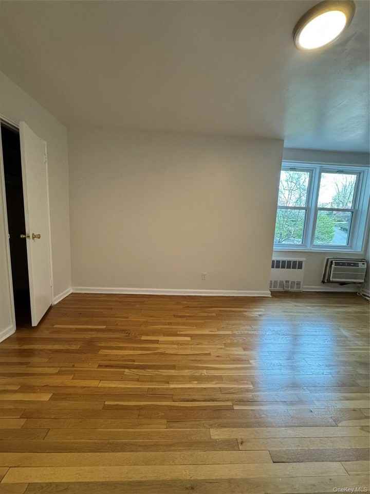 700 Scarsdale Ave #2A - Photo 4 of 18