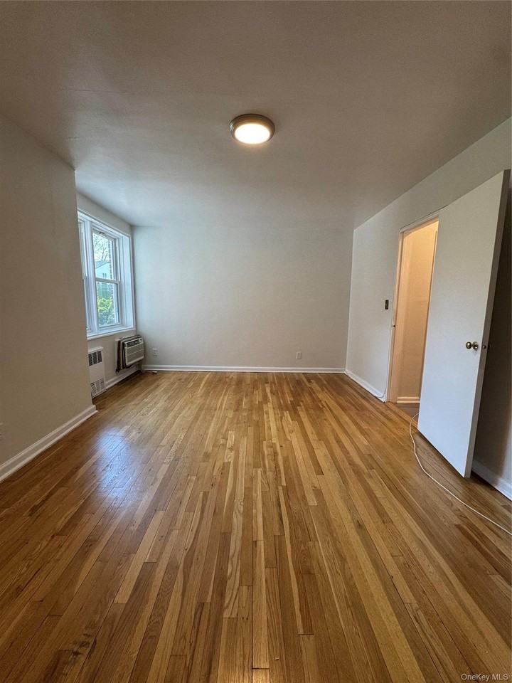 700 Scarsdale Ave #2A - Photo 7 of 18