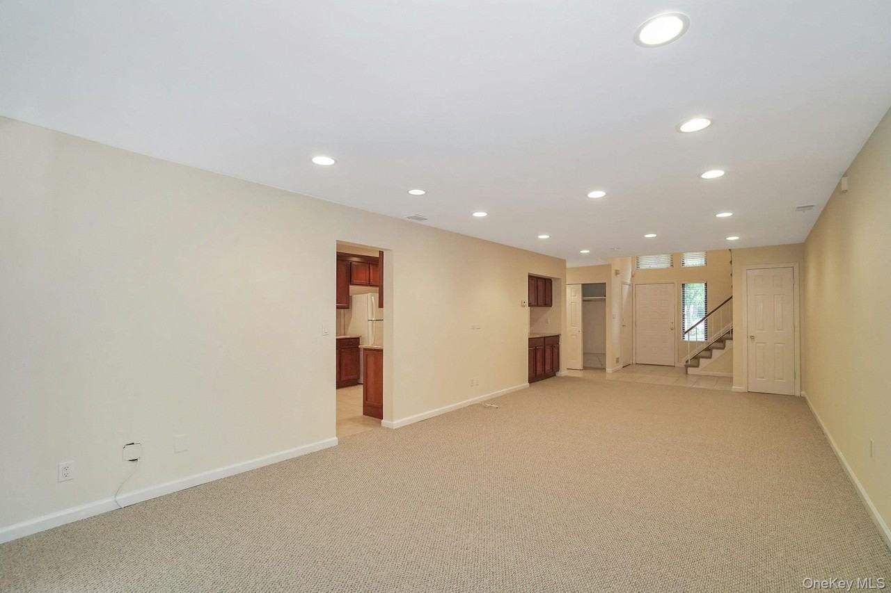 23 Meadowood Dr - Photo 4 of 41