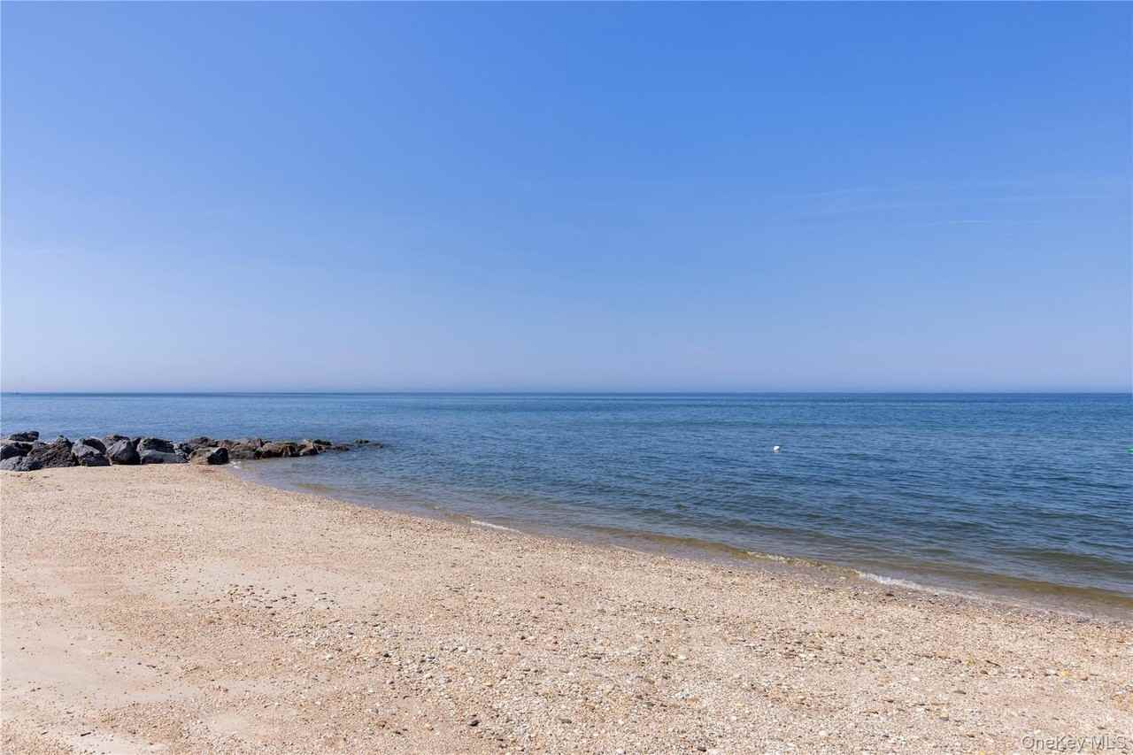 52 Summit Dr - Photo 3 of 25