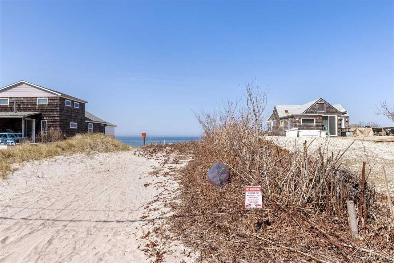 52 Summit Dr - Photo 4 of 25