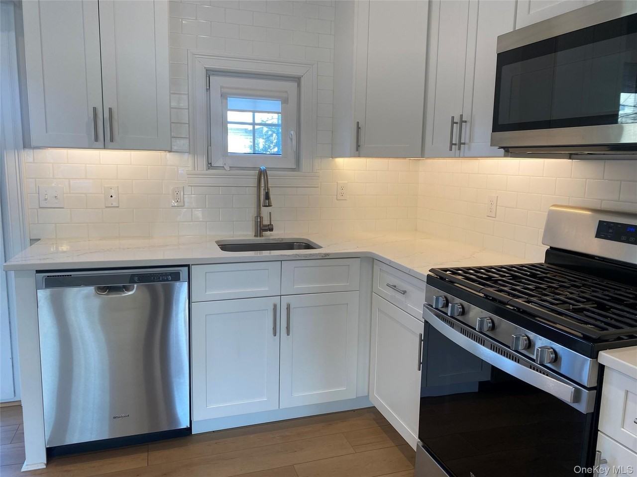 515 Jackson Ave #29 - Photo 4 of 15