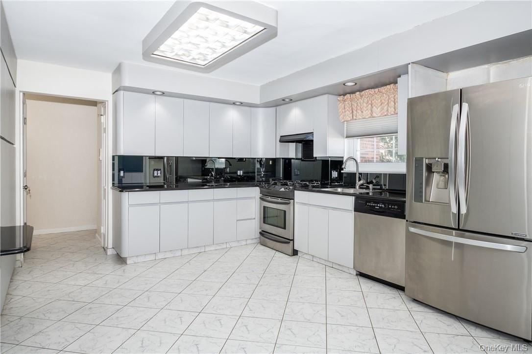 89 Ridgewood Ave #1 - Photo 5 of 22