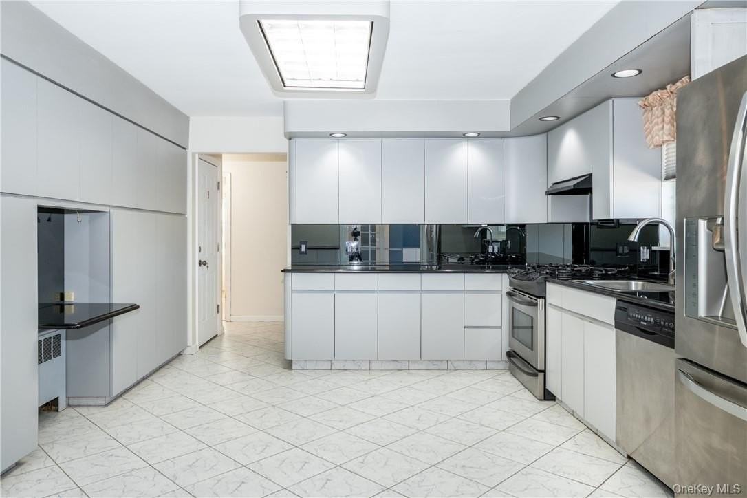 89 Ridgewood Ave #1 - Photo 6 of 22