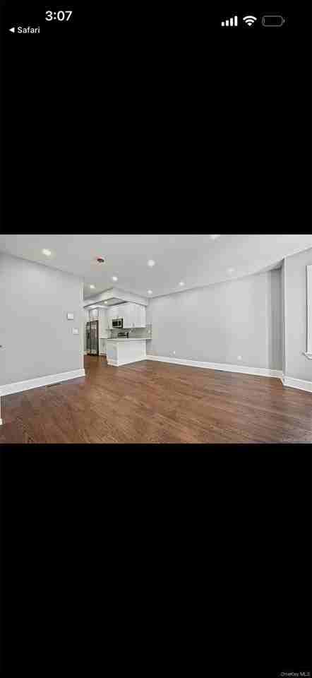 11523 143rd St #1stFL - Photo 3 of 5