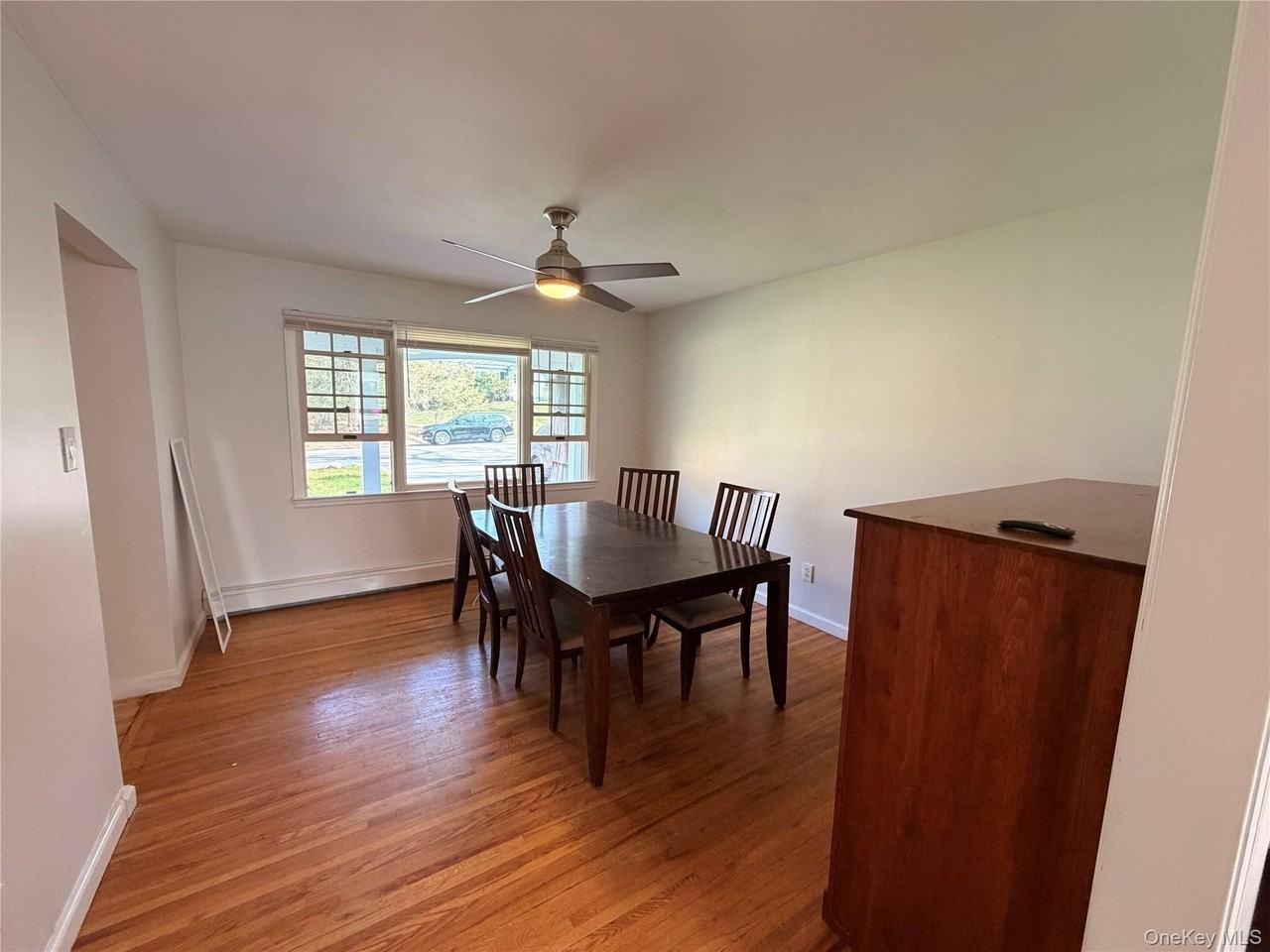 8 Tobi Ln - Photo 3 of 20