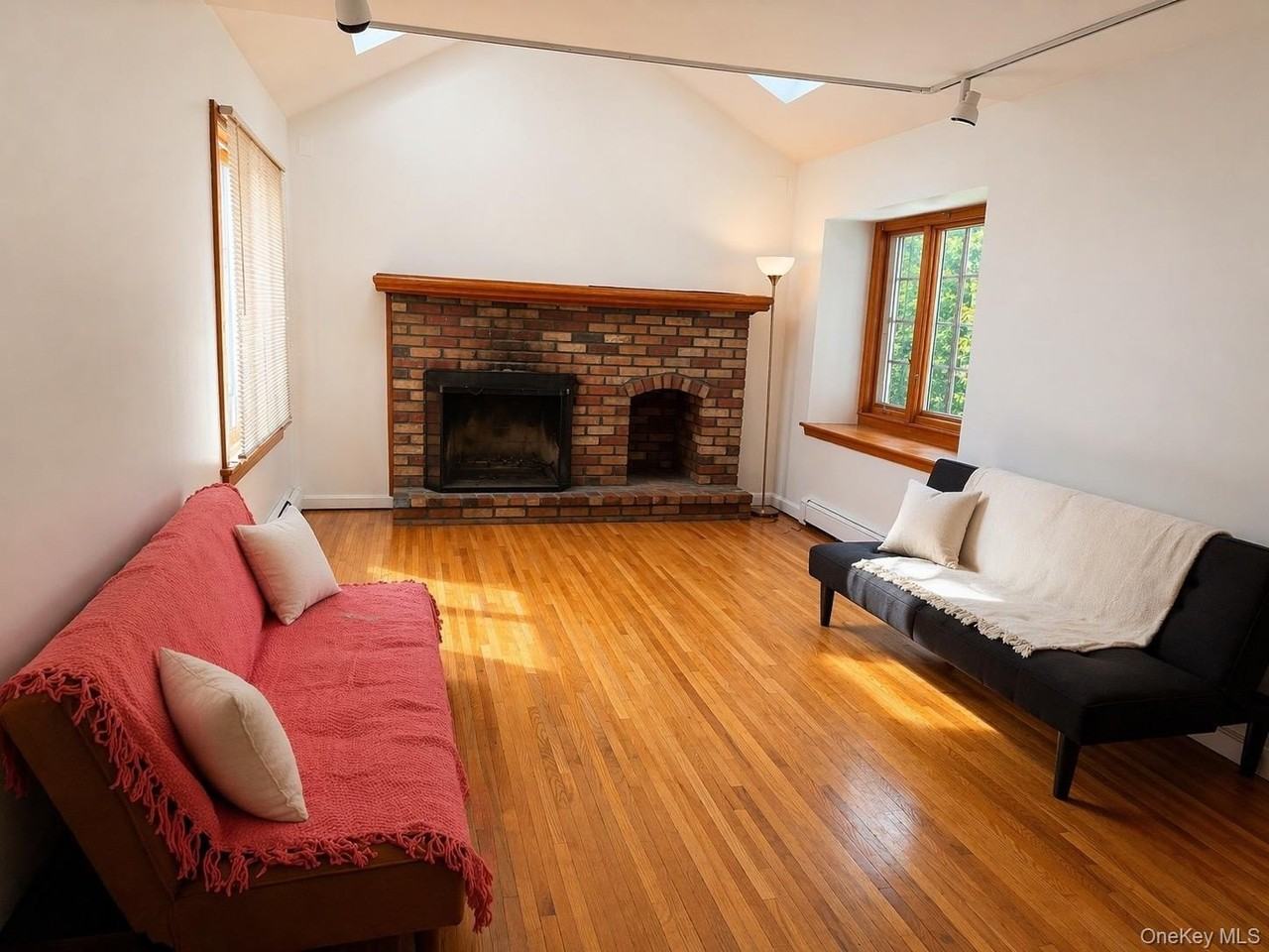 8 Tobi Ln - Photo 5 of 20