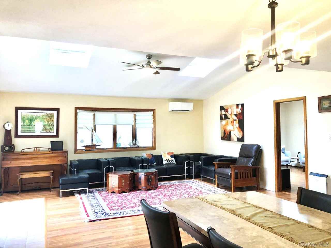 7 Hope Ln - Photo 2 of 15