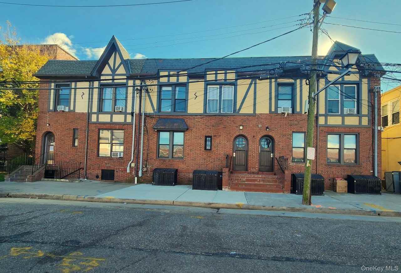 133 Lincoln Ave #C - Photo 2 of 4