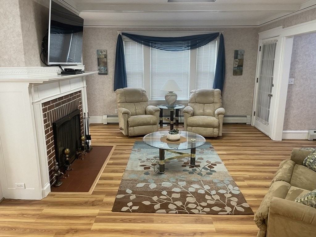 136 Russell St #1A - Photo 3 of 17