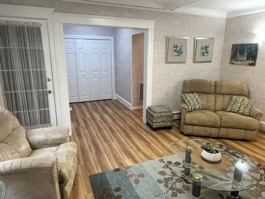 136 Russell St #1A - Photo 4 of 17