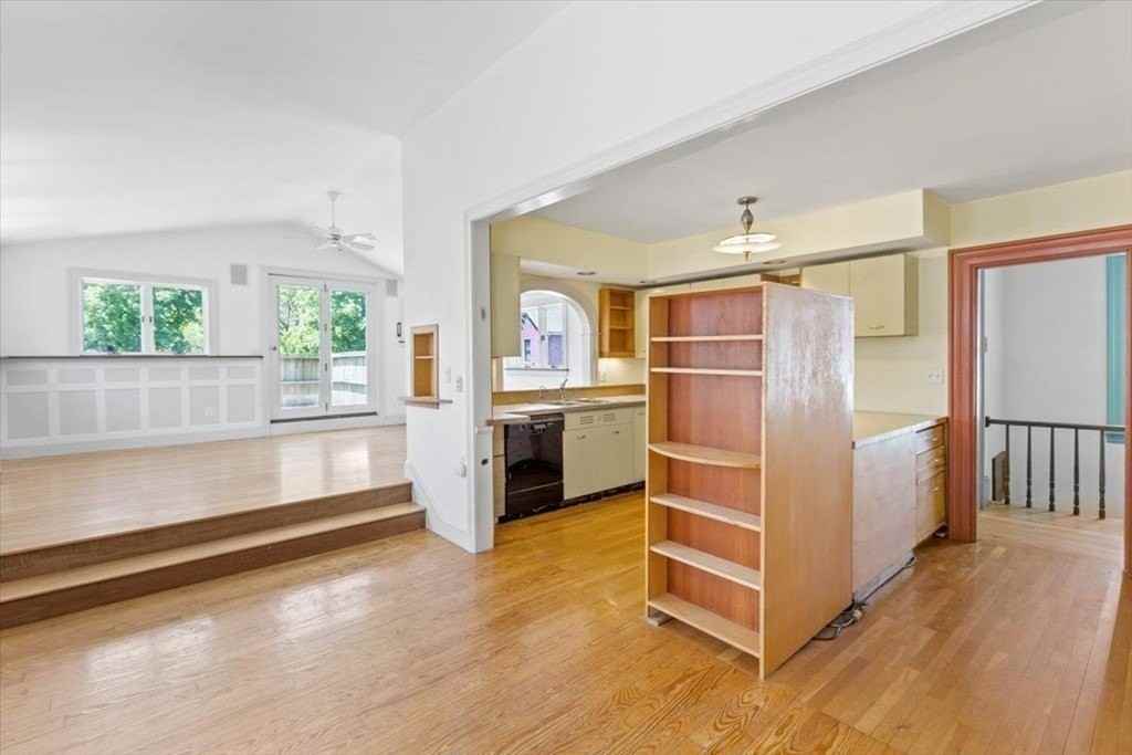 407 Main St #C - Photo 3 of 25