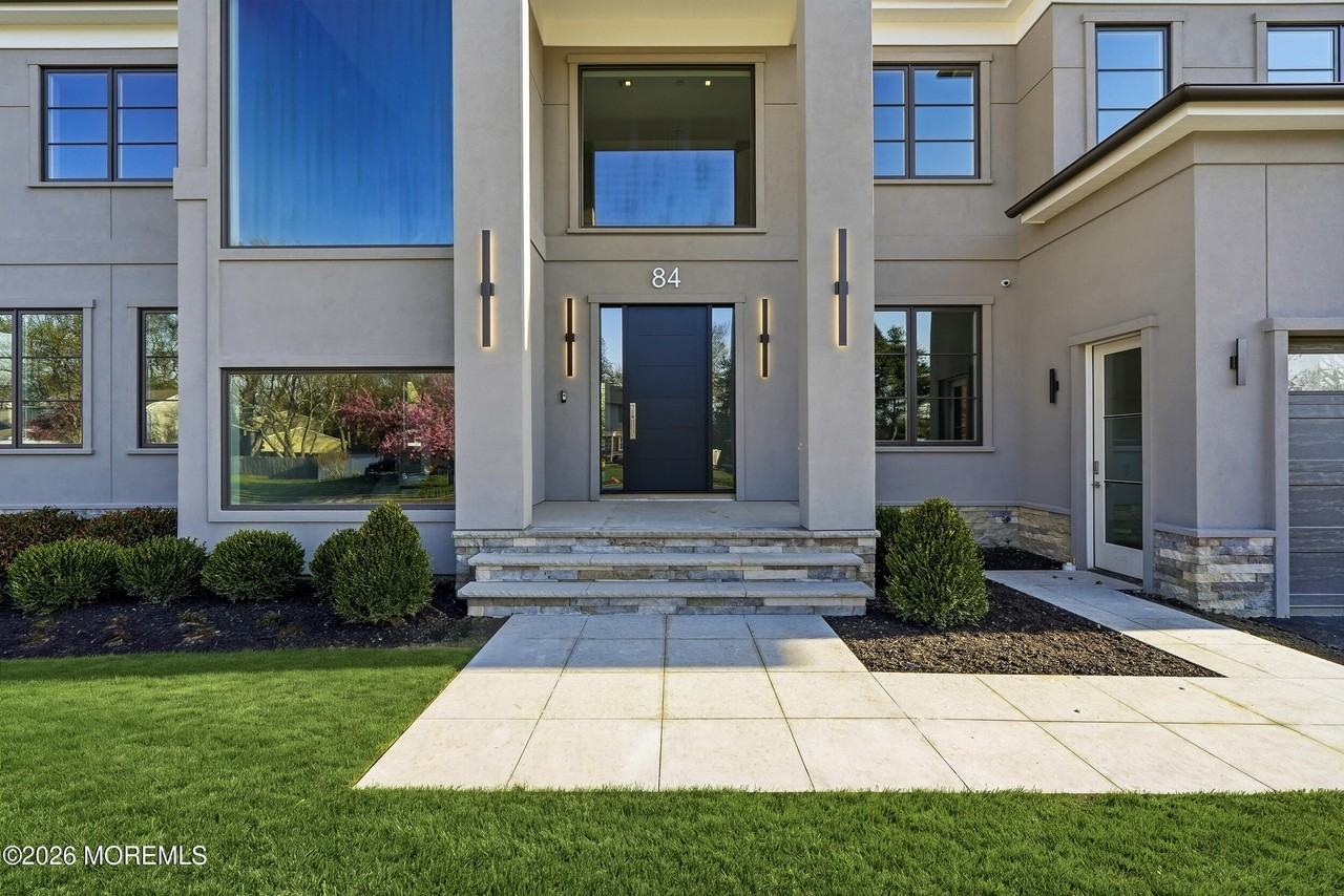 84 Cooper Ave - Photo 4 of 50