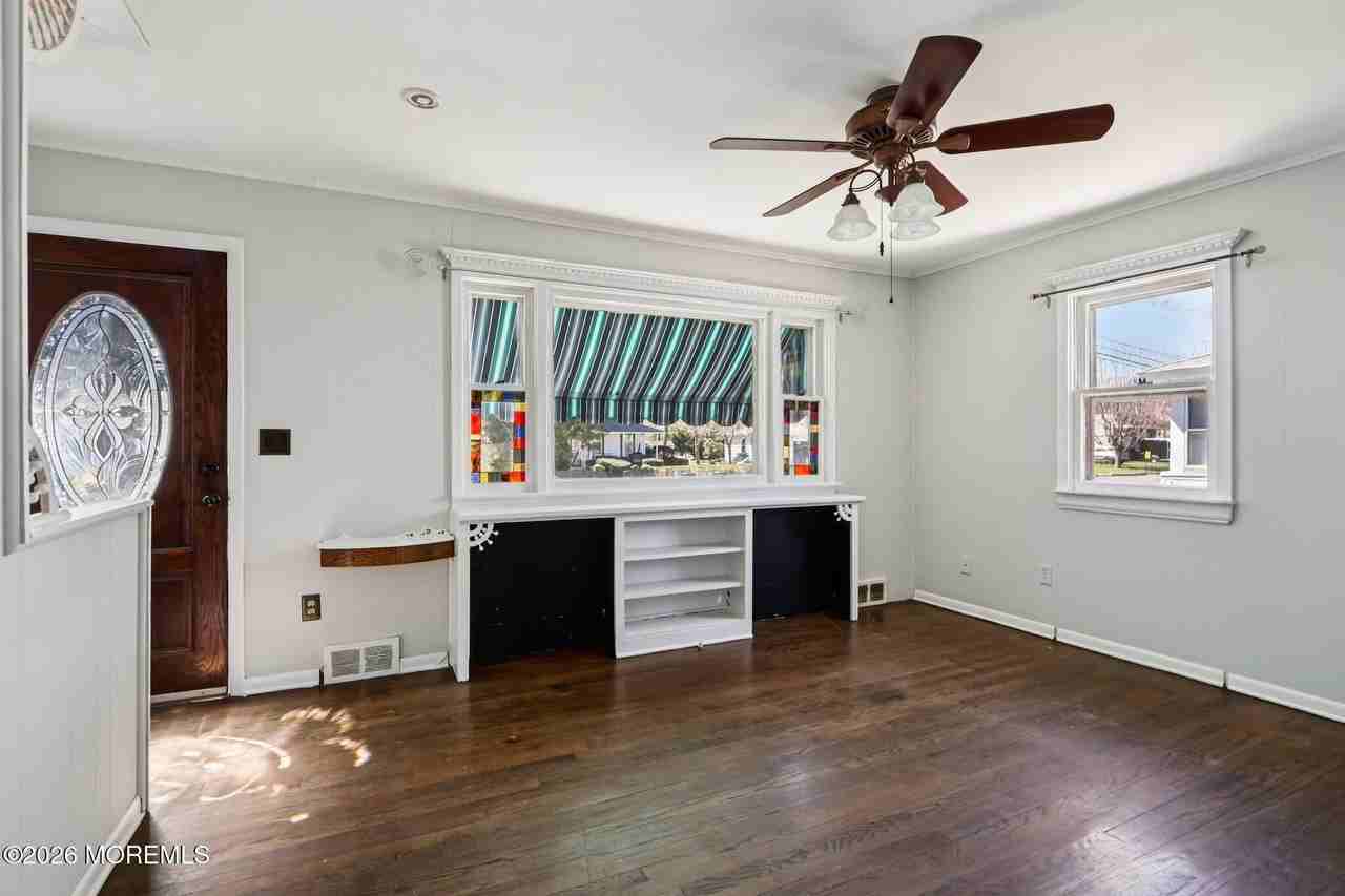 15 Woolley Ave - Photo 3 of 35