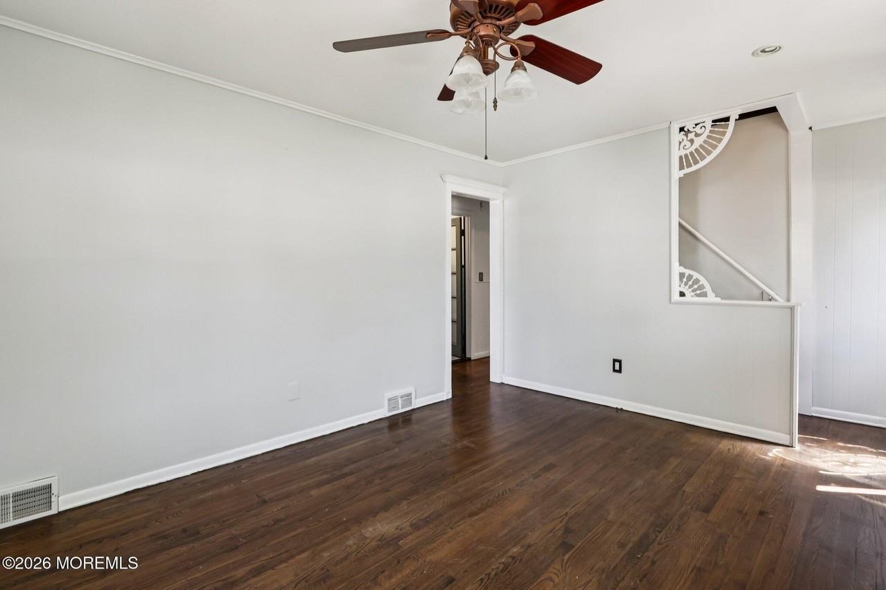 15 Woolley Ave - Photo 4 of 35