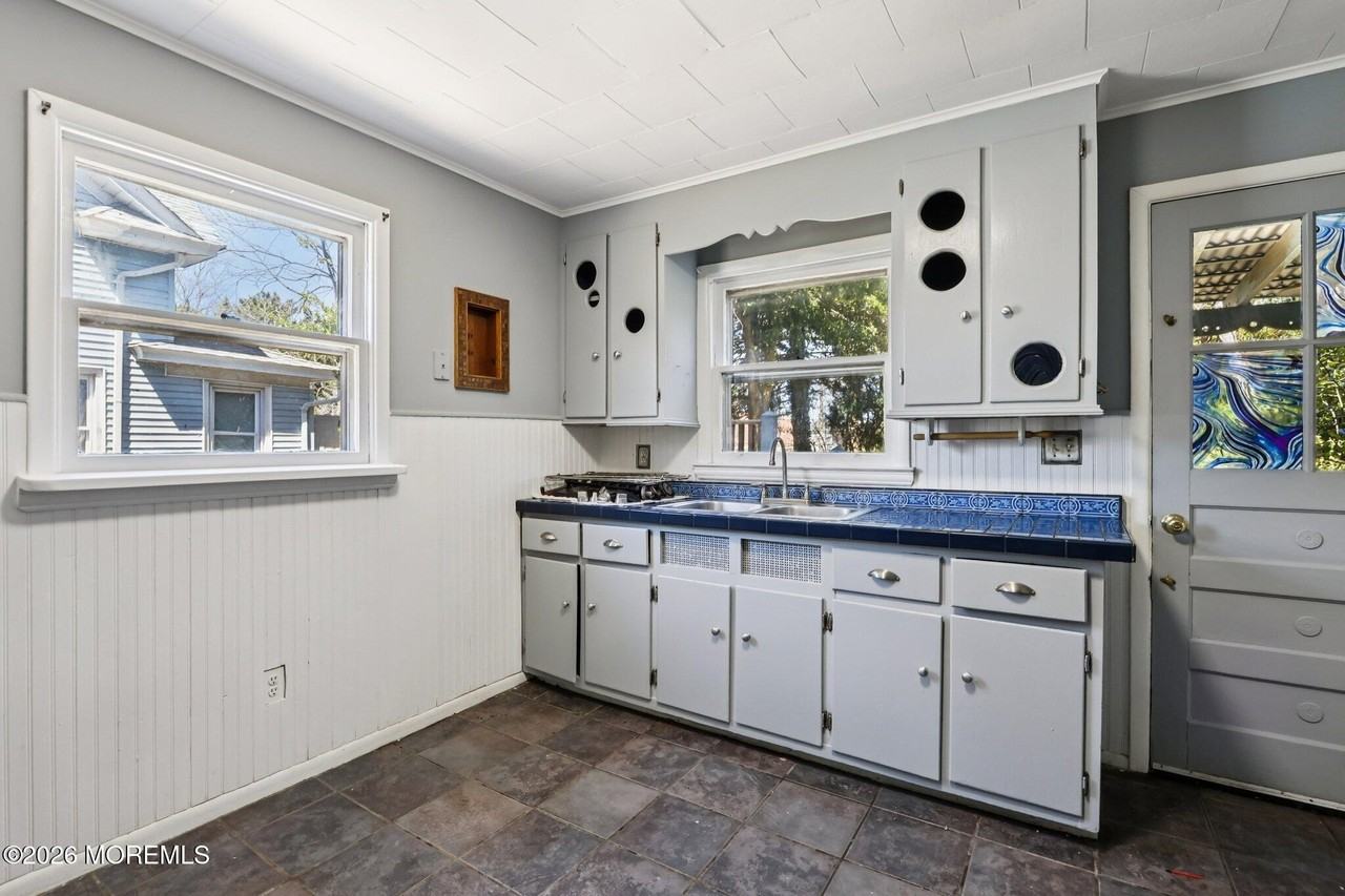 15 Woolley Ave - Photo 7 of 35