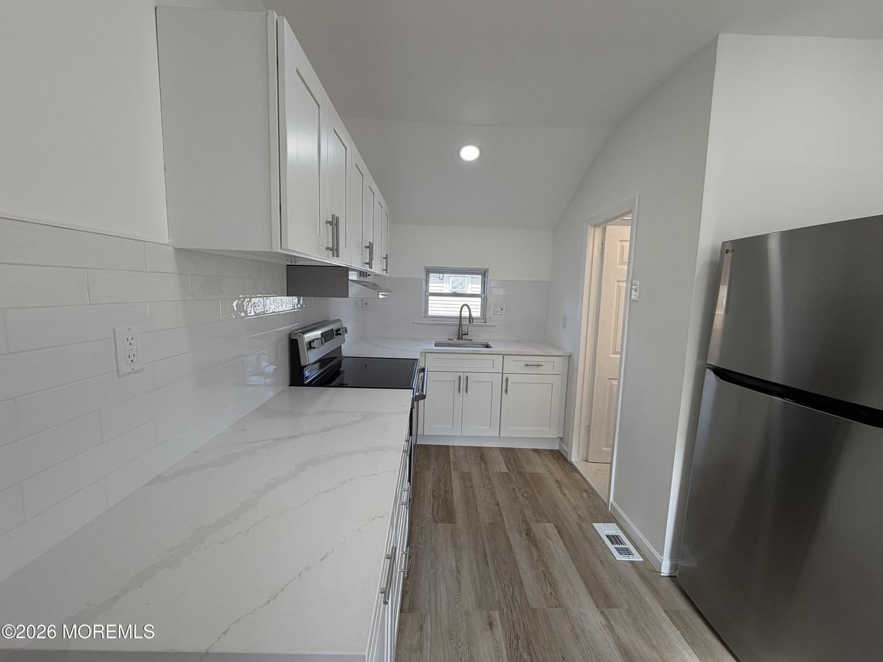 226 Outlook Blvd - Photo 4 of 14