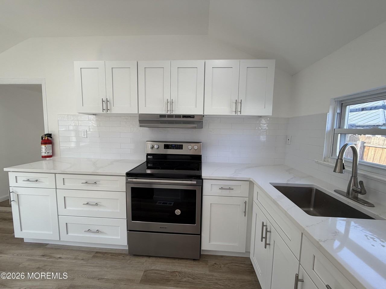 226 Outlook Blvd - Photo 5 of 14