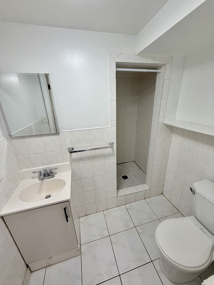 1178 Lincoln Rd #6 - Photo 3 of 5