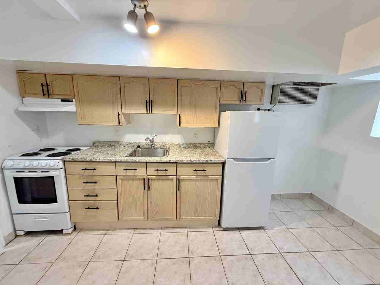 1178 Lincoln Rd #6 - Photo 4 of 5