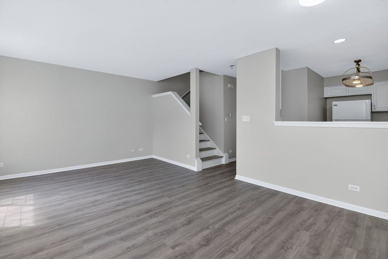 644 Lincoln Station Dr #644 - Photo 4 of 18