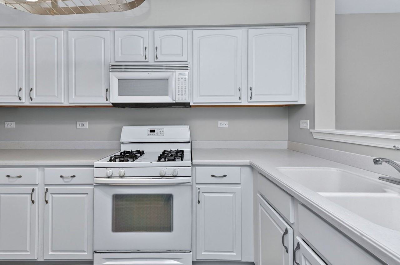 644 Lincoln Station Dr #644 - Photo 7 of 18