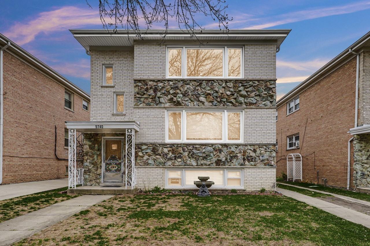 5740 N Lowell Ave #2 - Photo 2 of 24