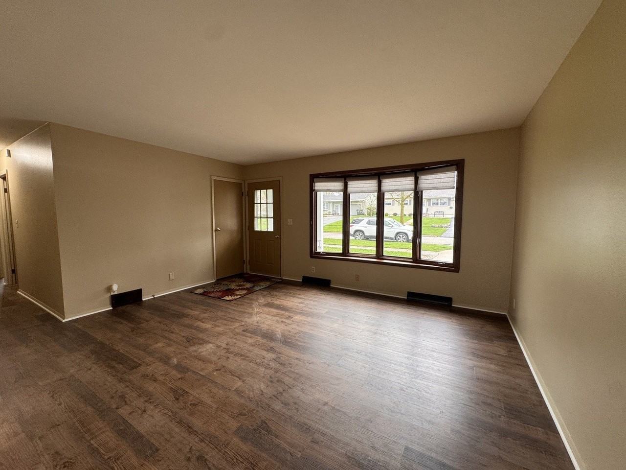 757 Watson Dr - Photo 2 of 17