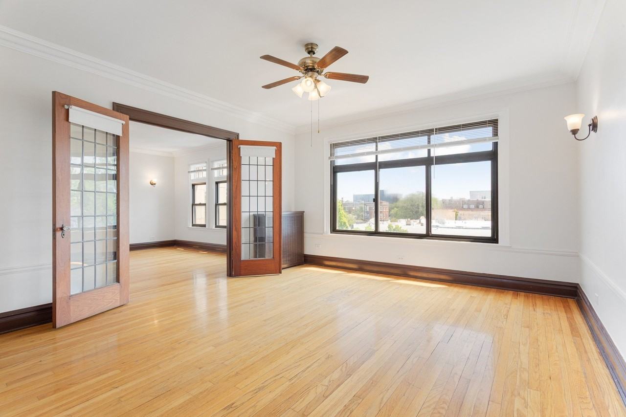 2352 N Spaulding Ave #303 - Photo 2 of 15