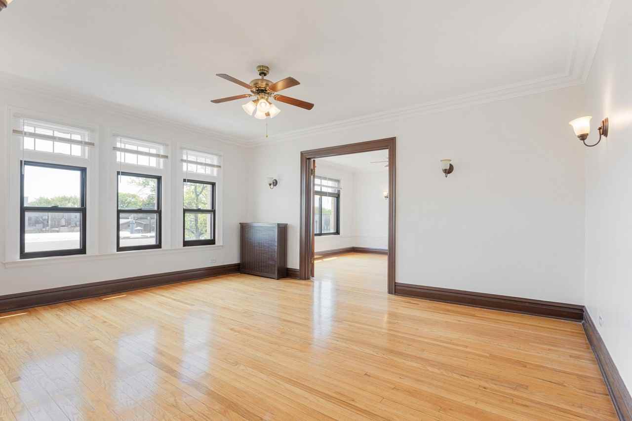 2352 N Spaulding Ave #303 - Photo 7 of 15