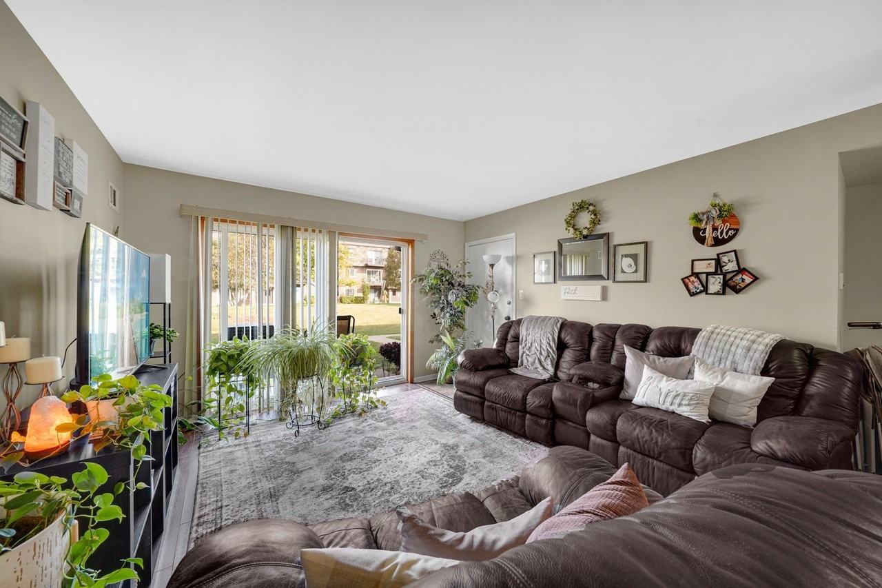 9381 Bay Colony Dr #1N - Photo 3 of 16