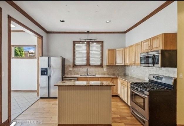 3035 N Leavitt St #1 - Photo 7 of 12