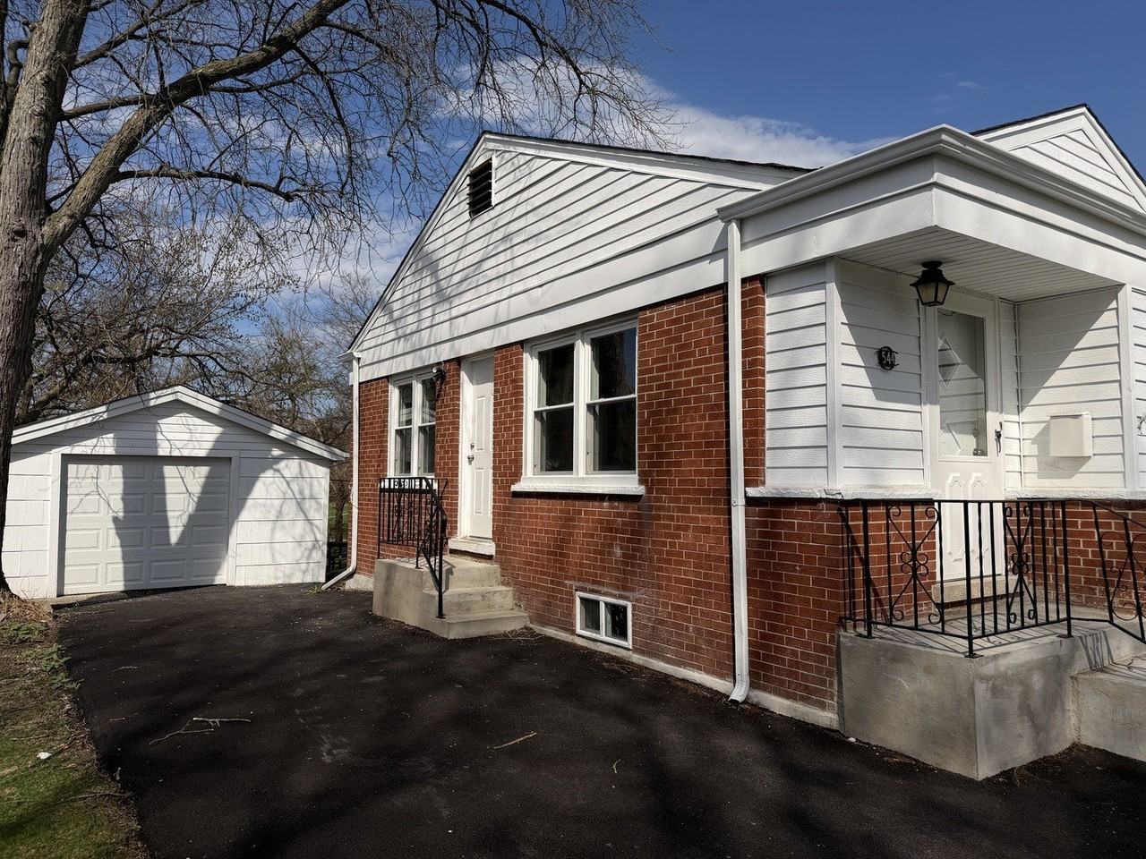 544 Glendale Ave - Photo 2 of 17