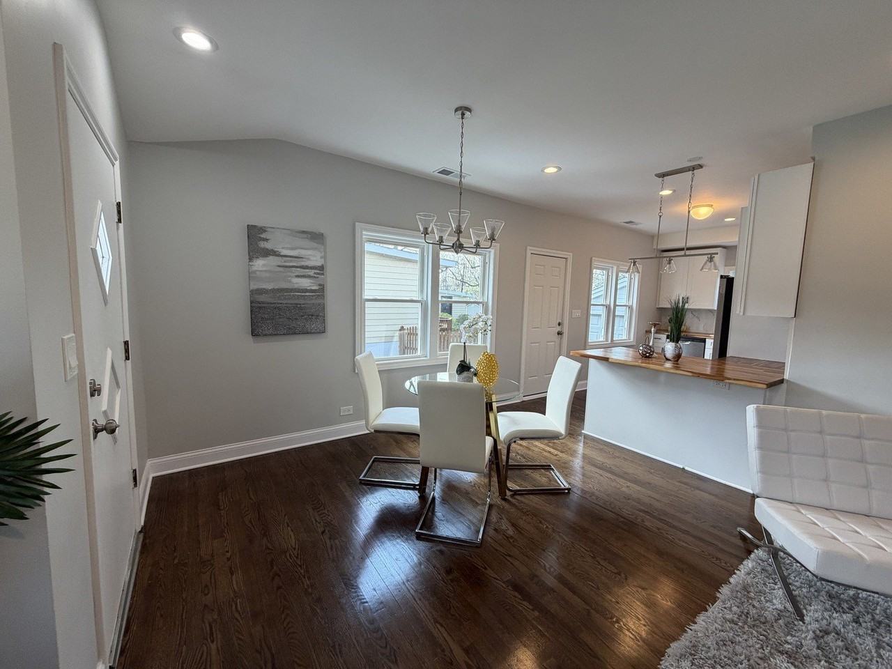 544 Glendale Ave - Photo 5 of 17