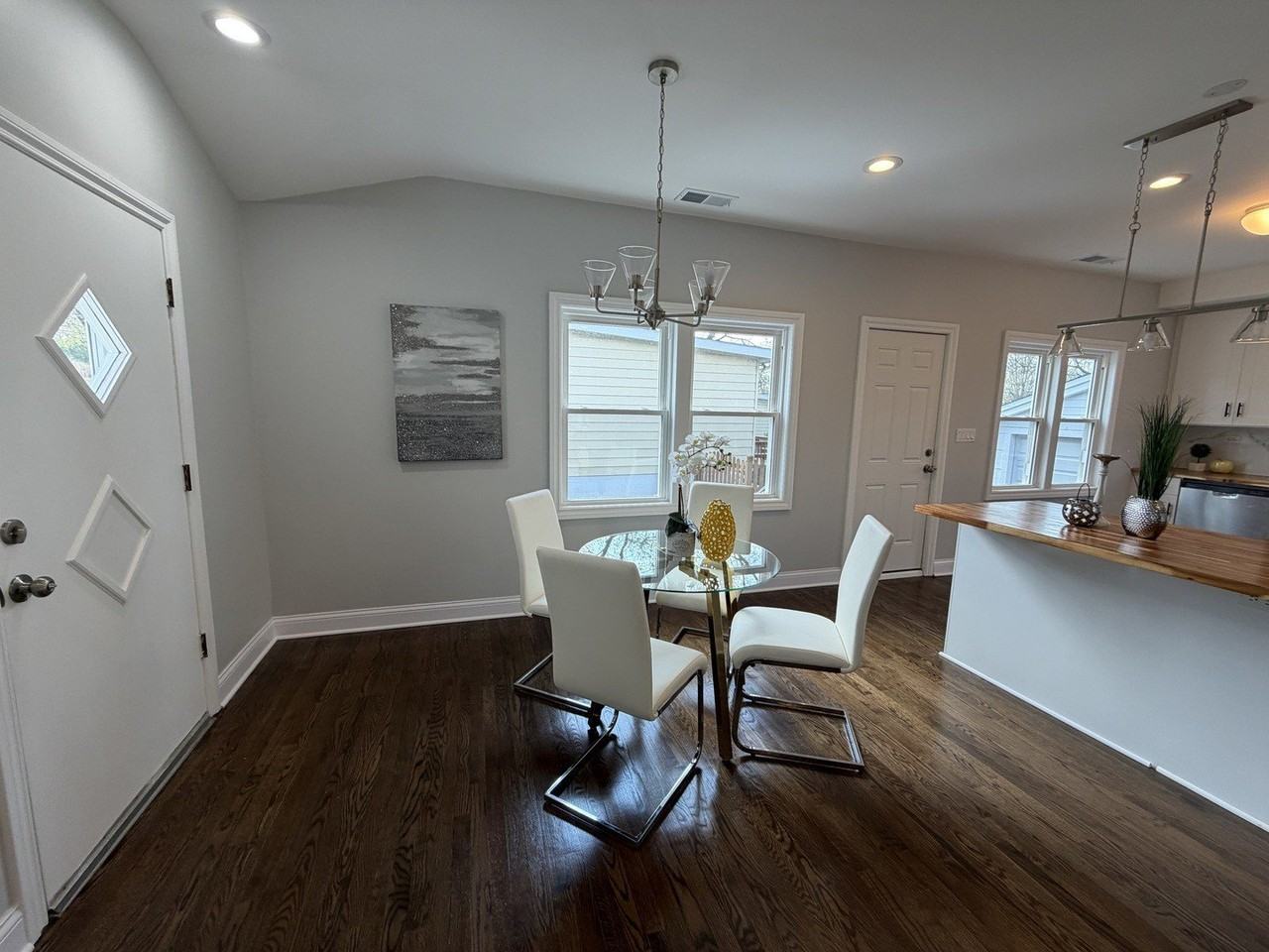 544 Glendale Ave - Photo 6 of 17