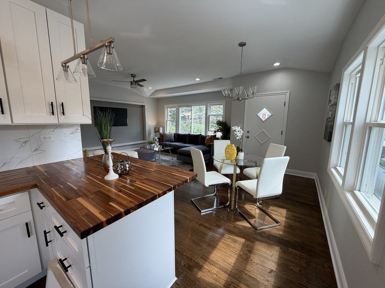 544 Glendale Ave - Photo 7 of 17