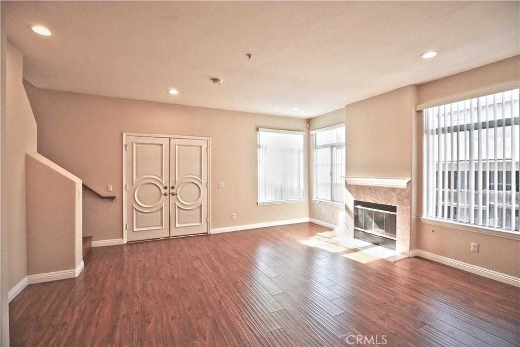 327 San Marcos St #D - Photo 3 of 17