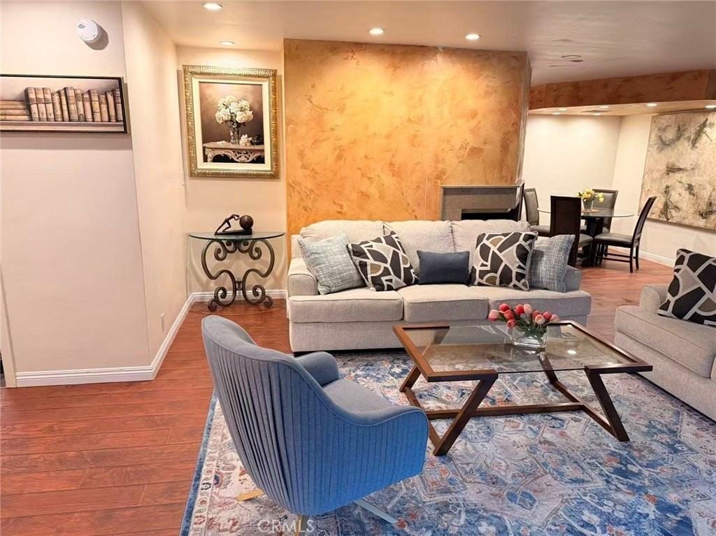 2500 Benedict Canyon Dr - Photo 4 of 29