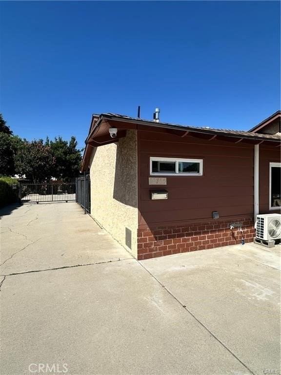 11713 Killian St #B - Photo 2 of 12