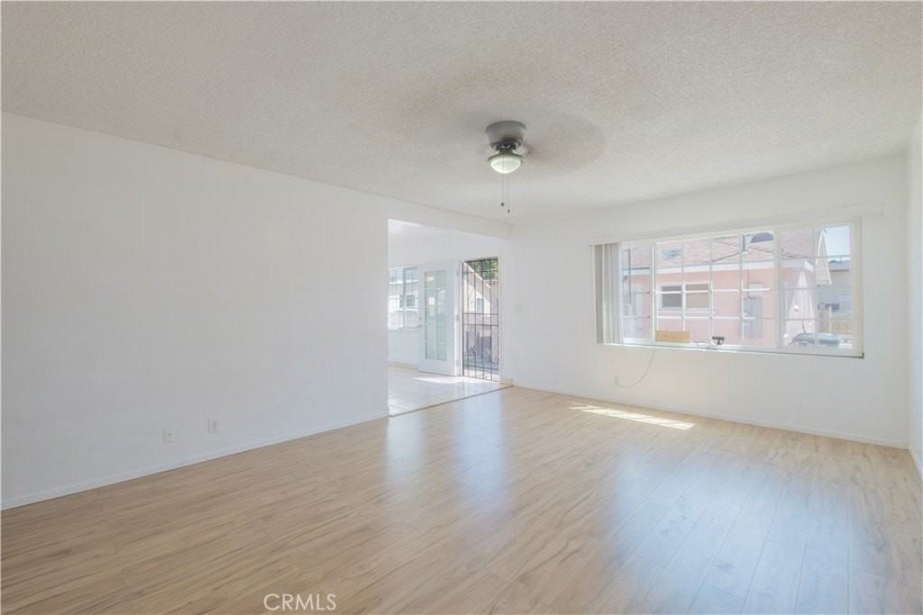 4433 Triggs St - Photo 7 of 26