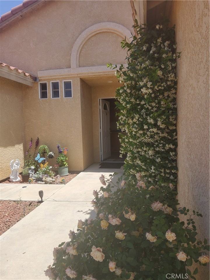8523 Barberry Ave - Photo 4 of 42