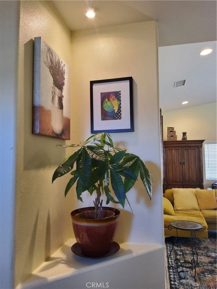 8523 Barberry Ave - Photo 6 of 42