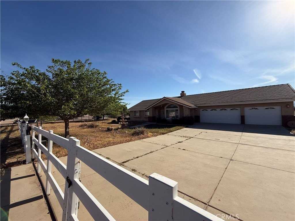 6585 Escondido Ave - Photo 2 of 20