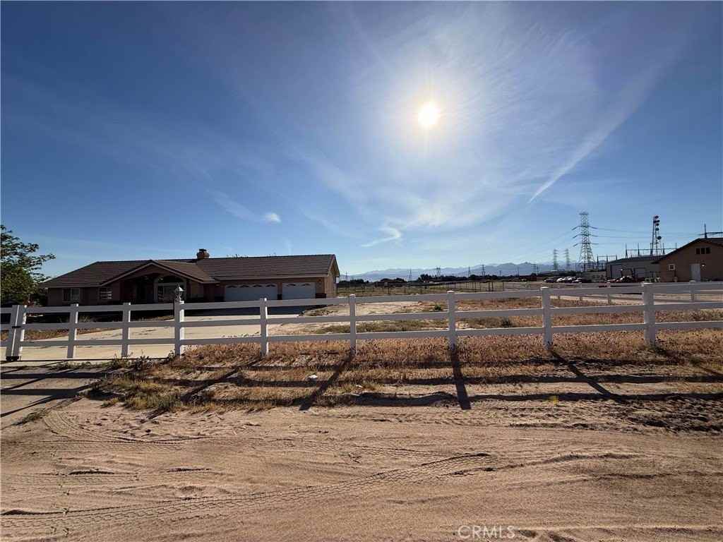 6585 Escondido Ave - Photo 3 of 20