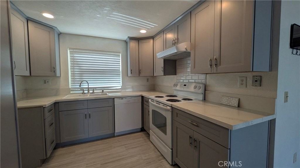 1637 English Pl - Photo 3 of 17