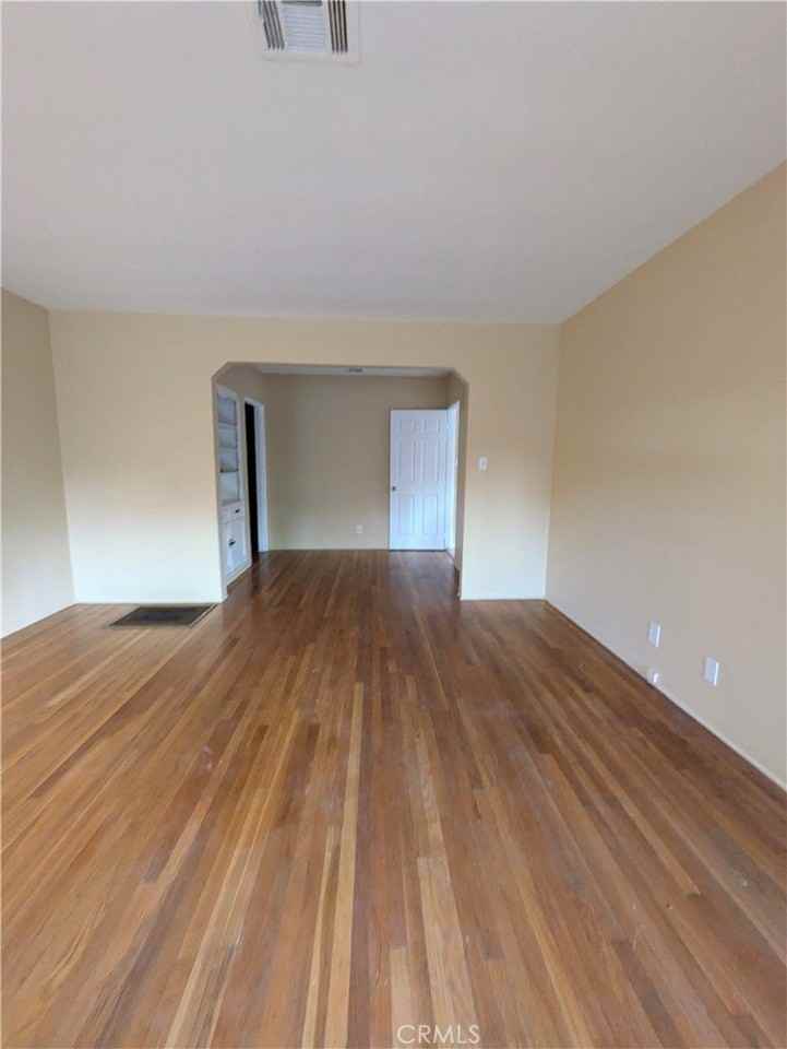 3326 Locust St - Photo 3 of 13