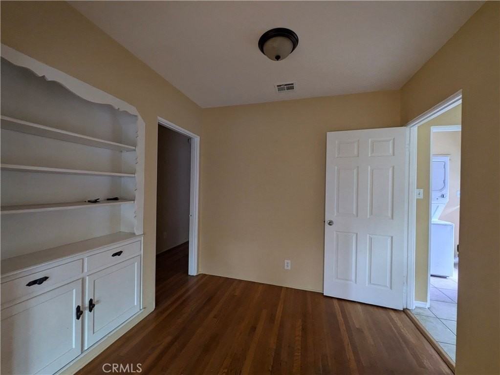 3326 Locust St - Photo 4 of 13