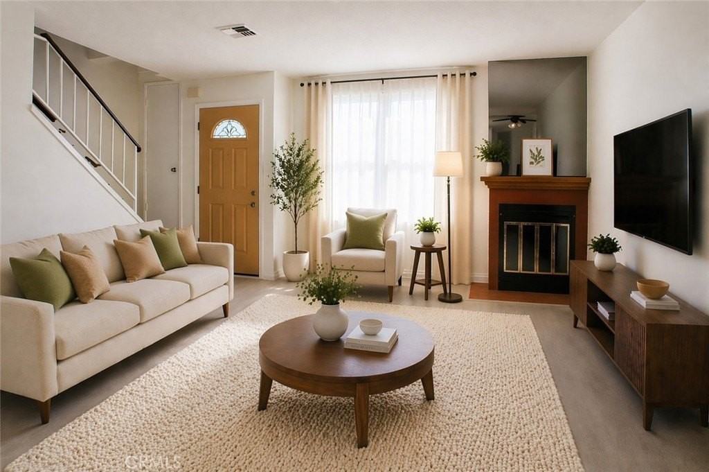 260 E Beverly Blvd #C - Photo 2 of 28