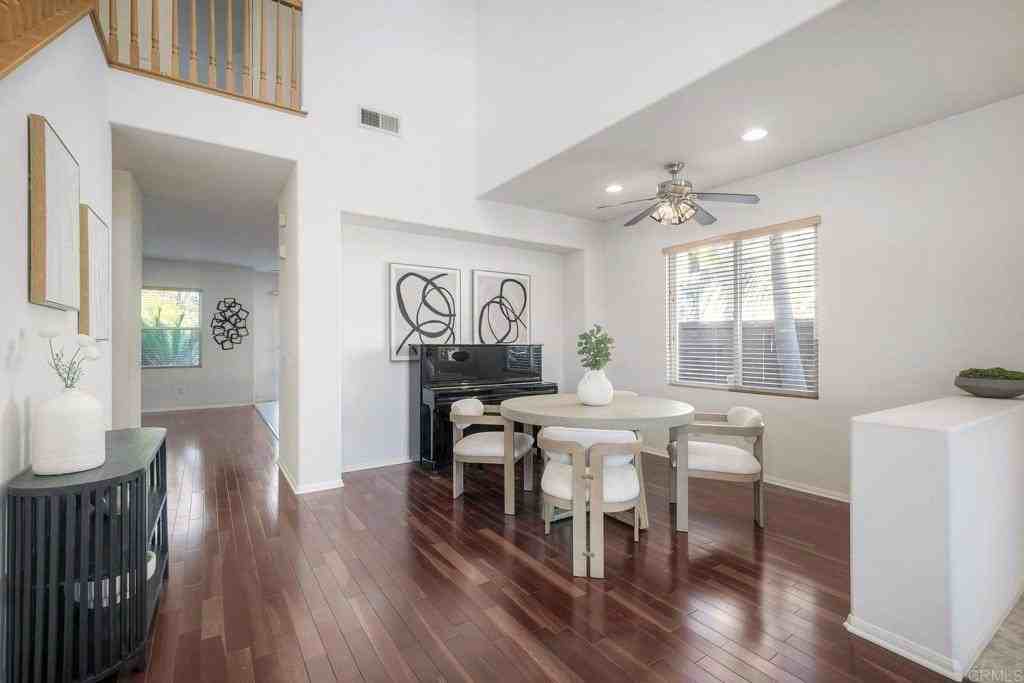 3840 Stoneridge Rd - Photo 7 of 36